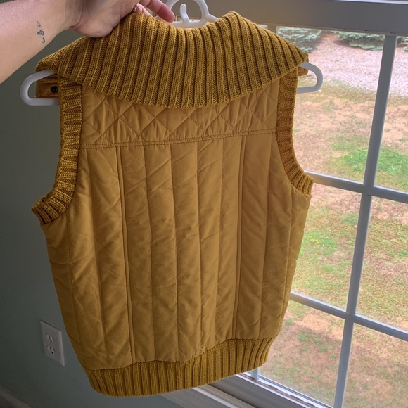 BCBGMaxAzria Quilted Yellow Button Up Vest - Picture 6 of 10